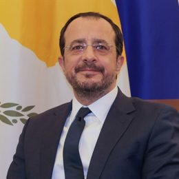 灭火和撤离工作仍在进行中_激石外汇官网